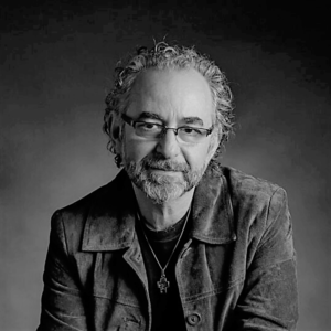 2021-04_Alan Hirsch_b-w image_lighter in back